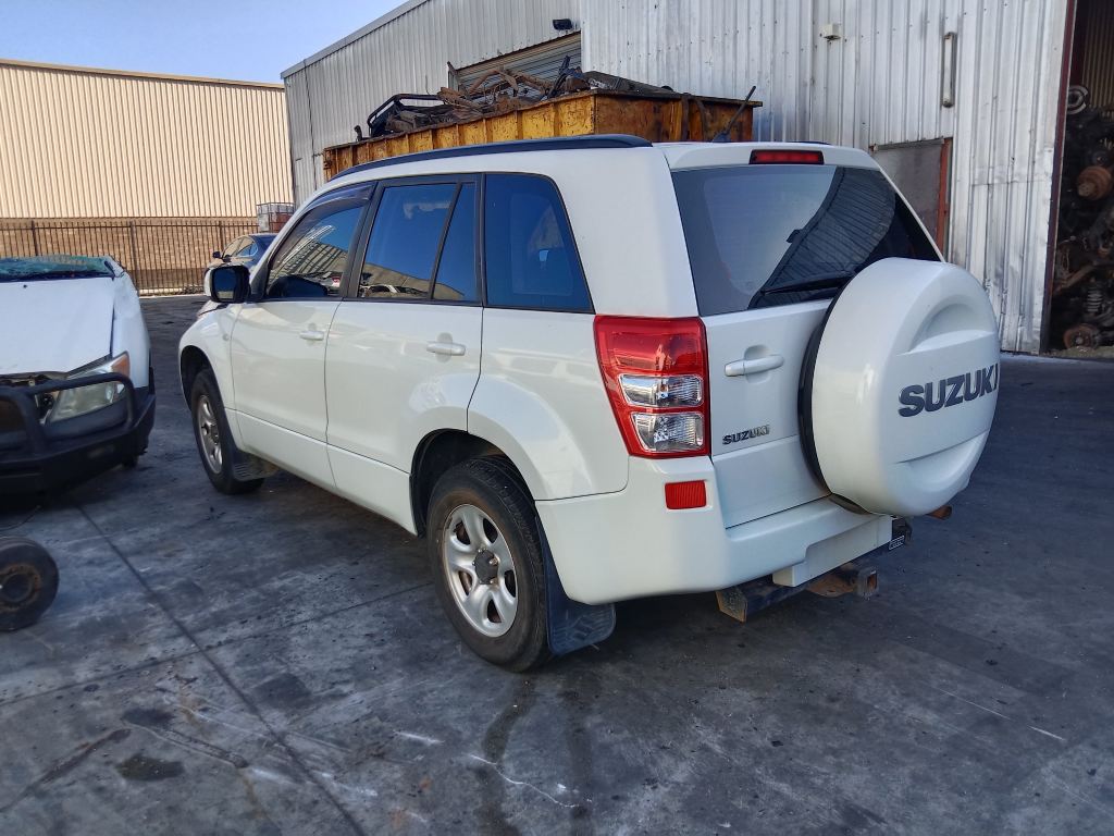 P5777 - Suzuki Grand Vitara 2009 White Wrecking - Image 15