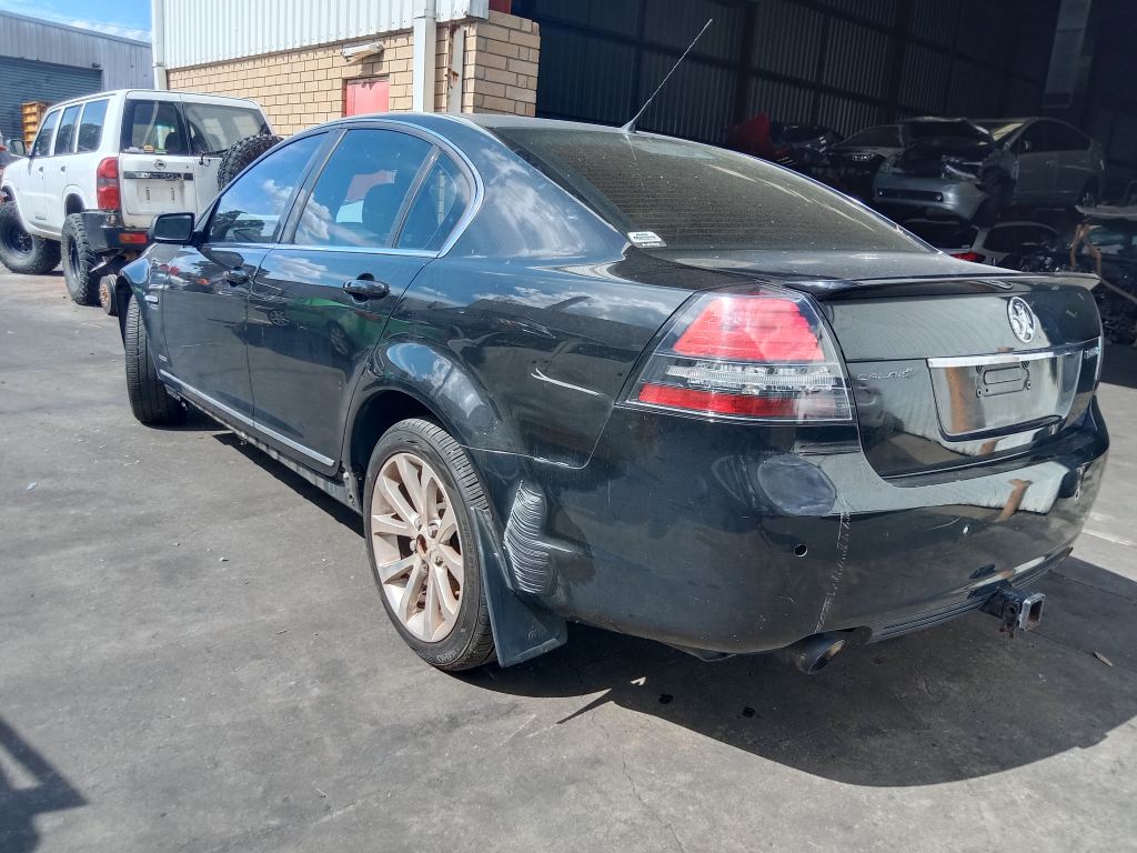 P5782 - Holden Commodore 2010 Black Wrecking - Image 12