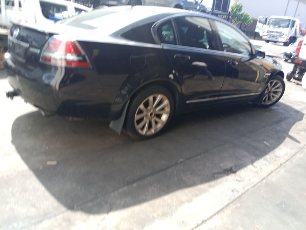 P5782 - Holden Commodore 2010 Black Wrecking - Image 13