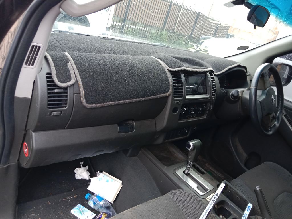 P5784 - Nissan Navara D40 2009 Black Wrecking - Image 5