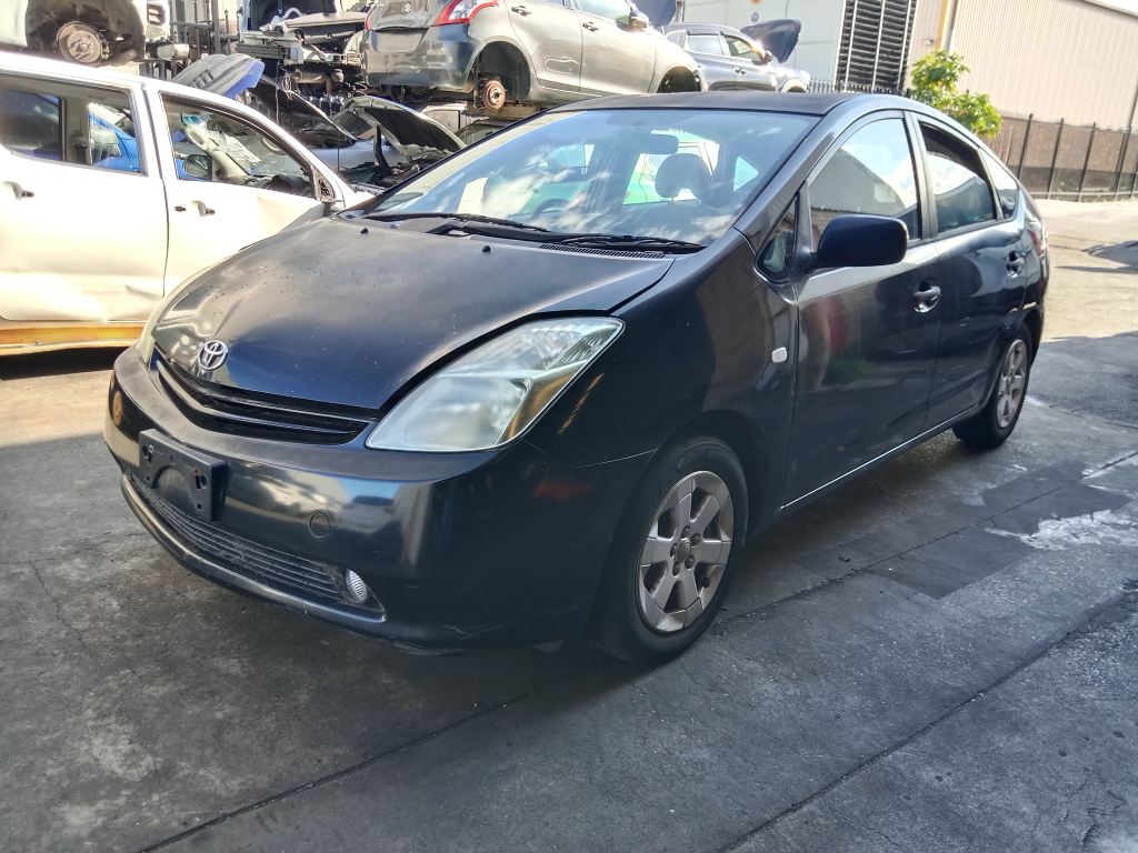 P5786 - Toyota Prius Hybrid 2004 Black Wrecking