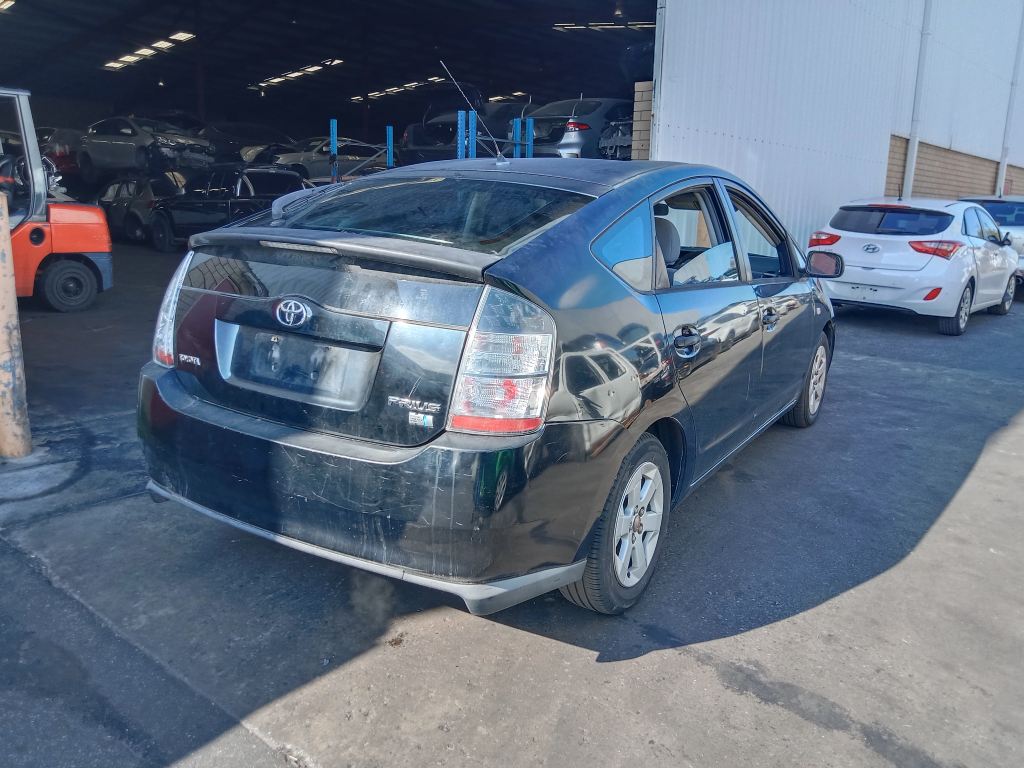 P5786 - Toyota Prius Hybrid 2004 Black Wrecking - Image 7