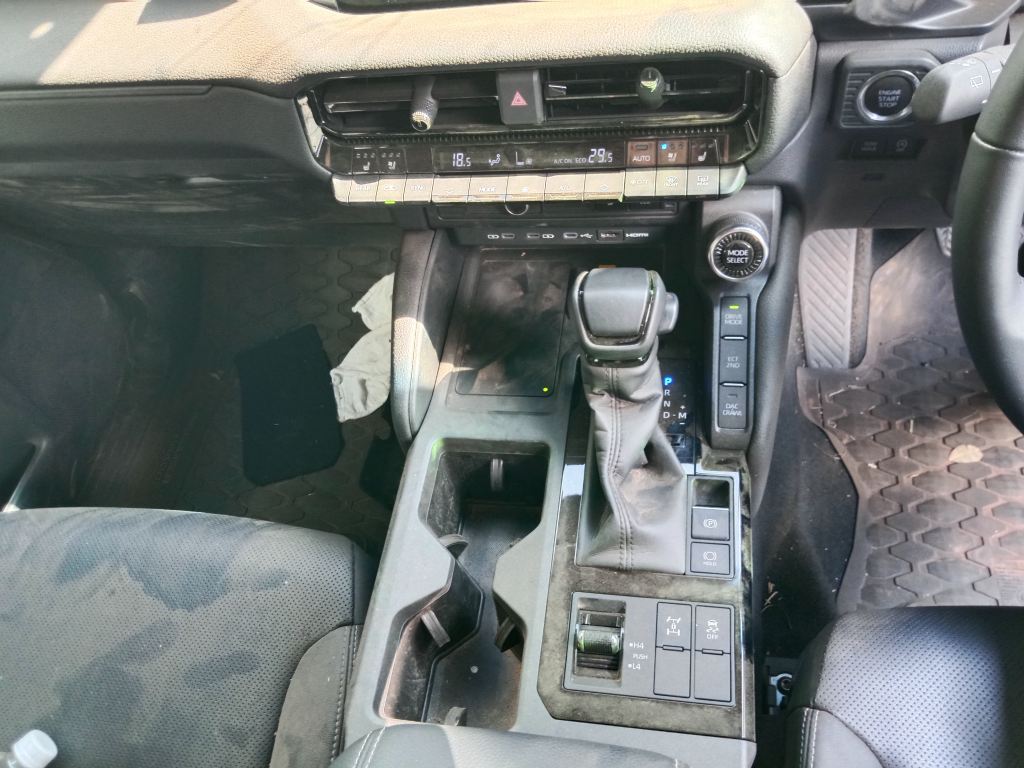 P5789 - Toyota LandCruiser Prado 150 series 2024 White Wrecking - Image 6