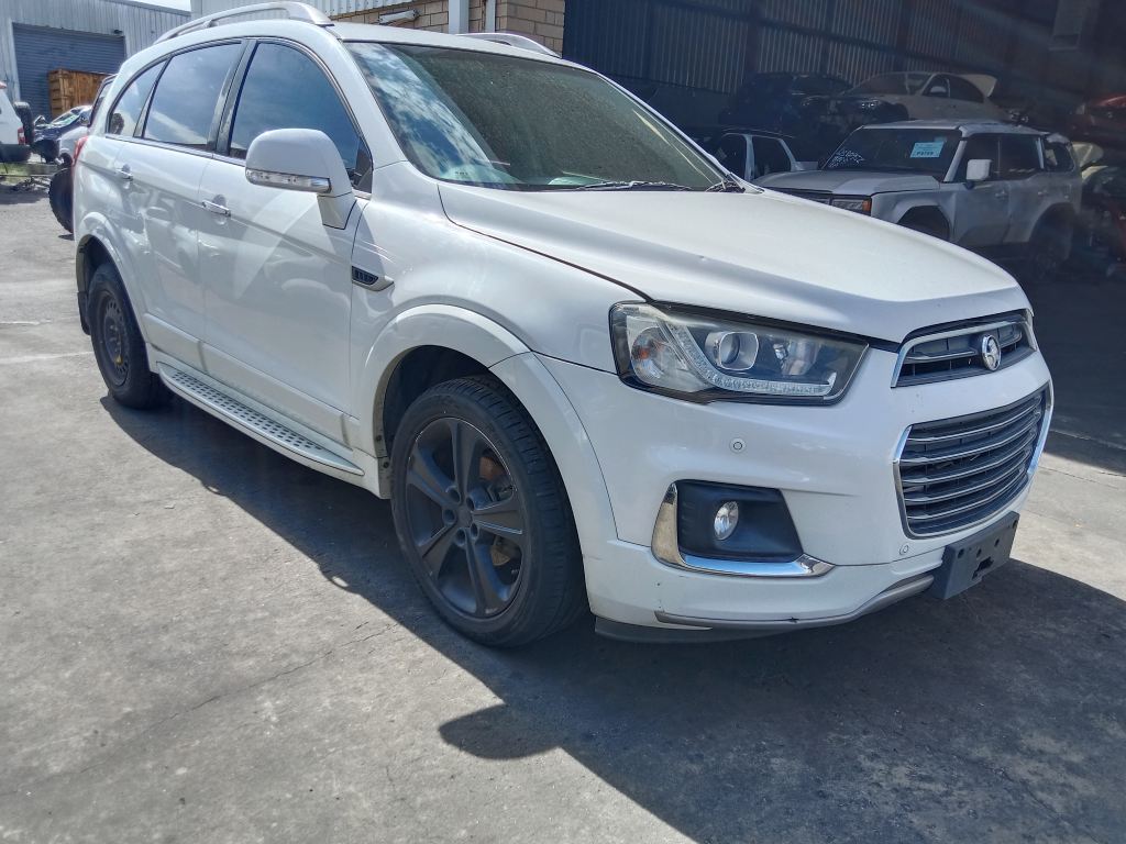 P5792 – Holden Captiva 2011 White Wrecking