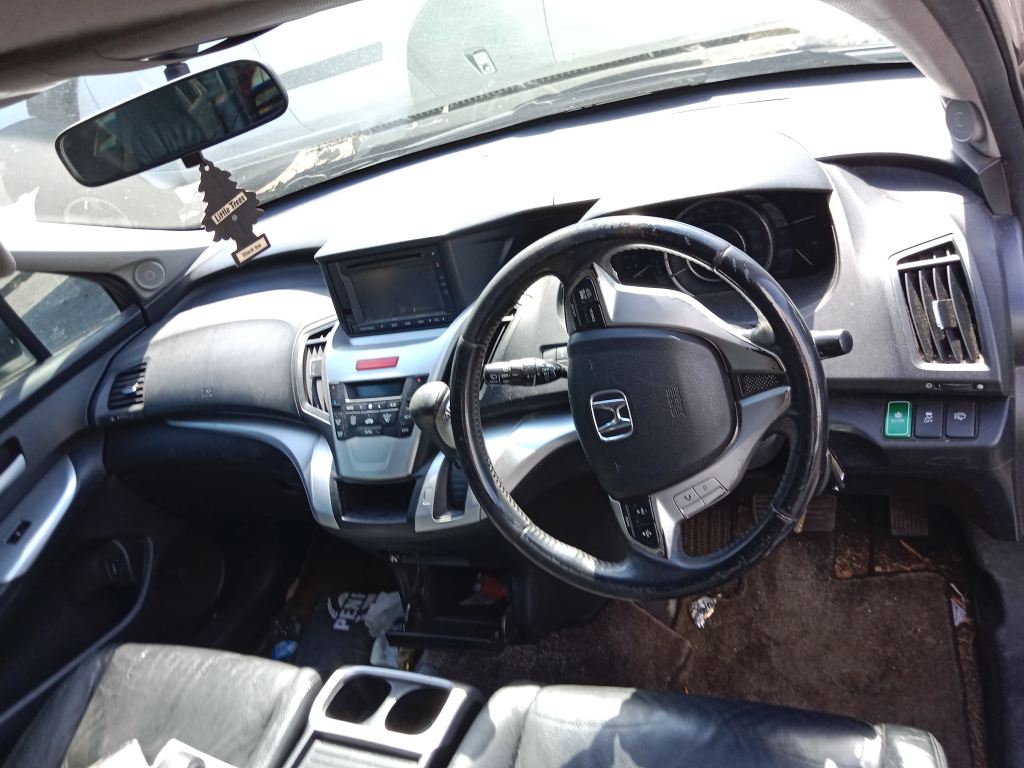P5793 - Honda Odyssey 2012 Grey Wrecking - Image 2