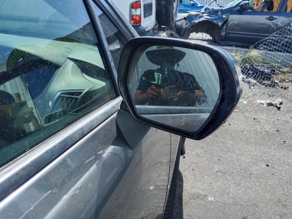 P5793 - Honda Odyssey 2012 Grey Wrecking - Image 6