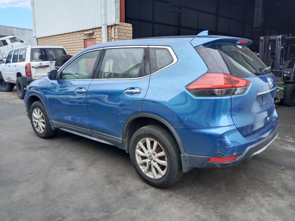 P5795 - Nissan X-Trail 2017 Blue Wrecking - Image 14