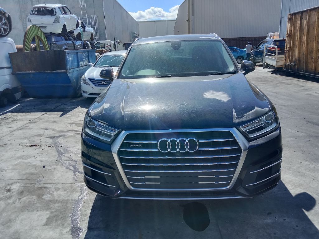 P5802 - Audi Q7 2017 Black Wrecking