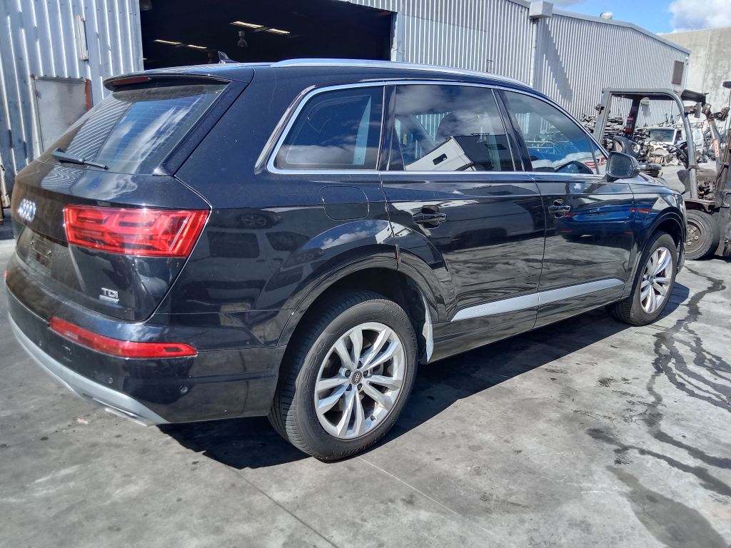 P5802 - Audi Q7 2017 Black Wrecking - Image 13