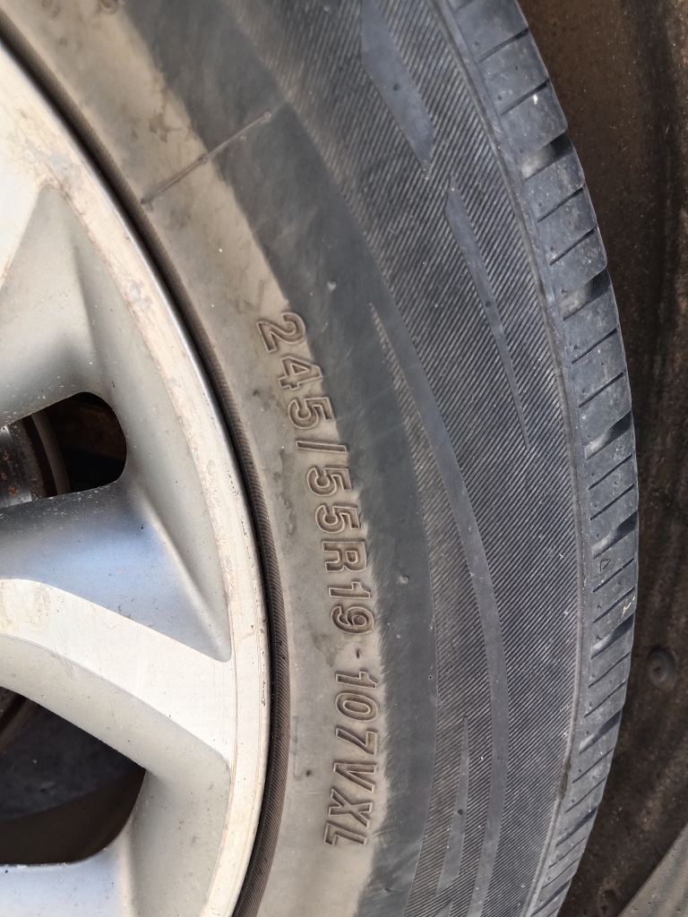 P5803 - Hyundai Santa Fe 2012 Black Wrecking - Image 7