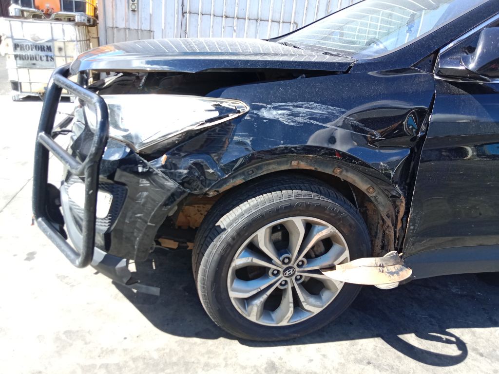 P5803 - Hyundai Santa Fe 2012 Black Wrecking - Image 15