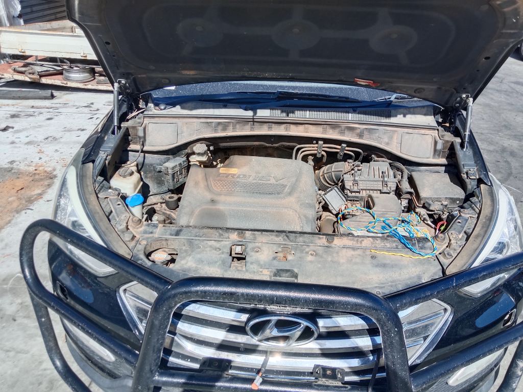 P5803 - Hyundai Santa Fe 2012 Black Wrecking - Image 16