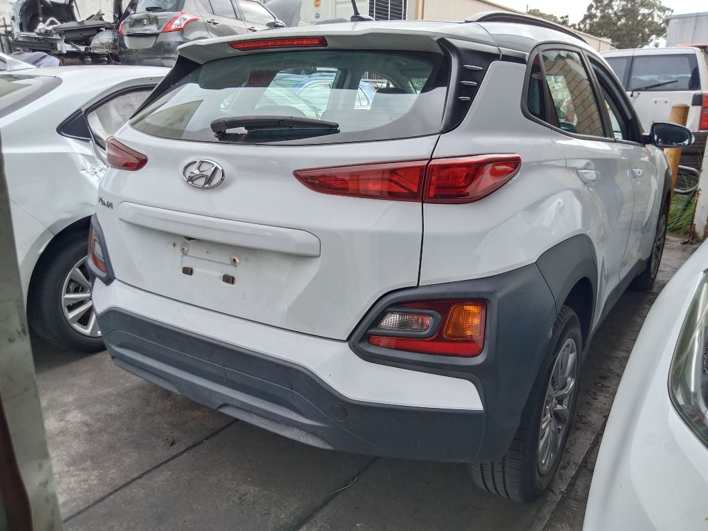 P5806 - Hyundai Kona 2019 White Wrecking - Image 12