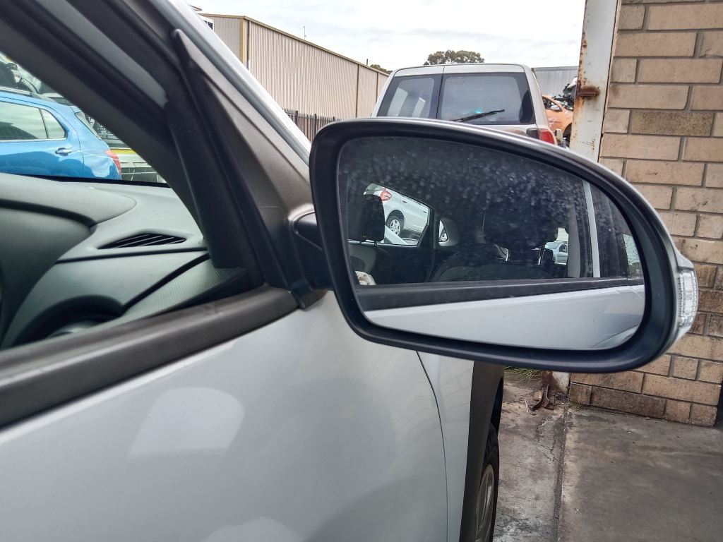 P5806 - Hyundai Kona 2019 White Wrecking - Image 14