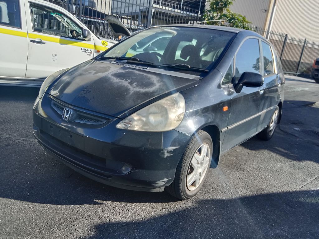 P5808 - Honda jazz 2003 Black Wrecking