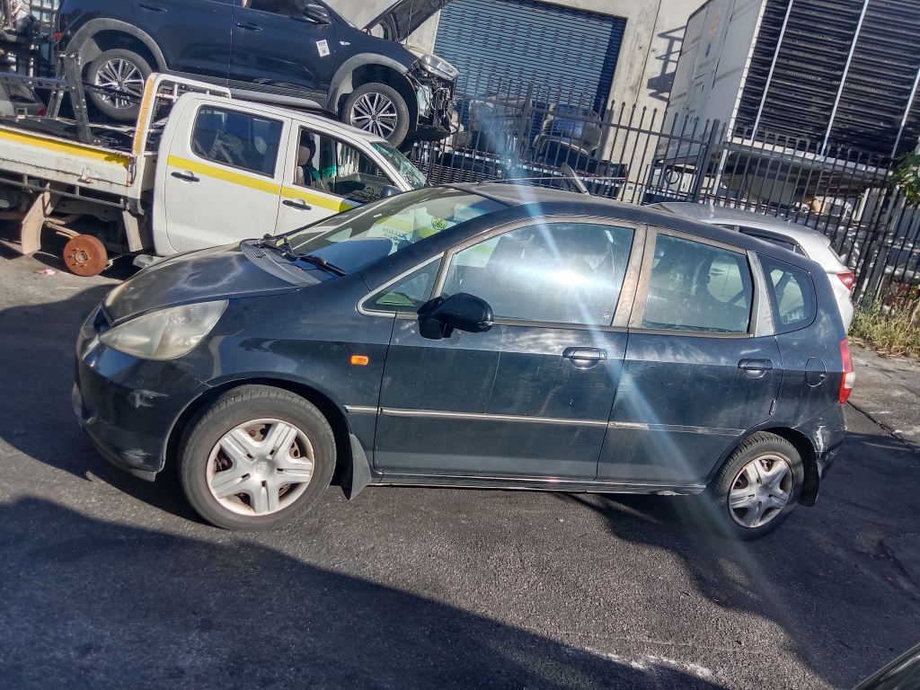 P5808 - Honda jazz 2003 Black Wrecking - Image 16