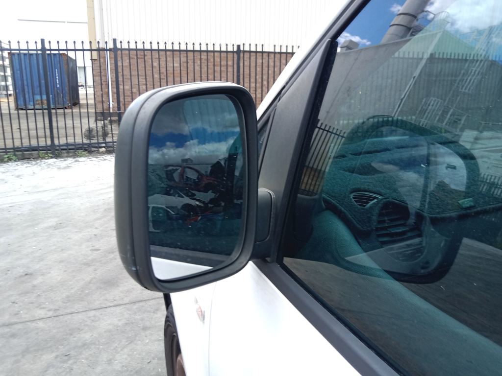 P5809 - Volkswagen Caddy 2014 White Wrecking - Image 7