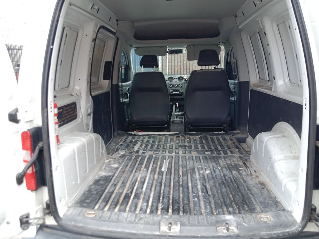 P5809 - Volkswagen Caddy 2014 White Wrecking - Image 9