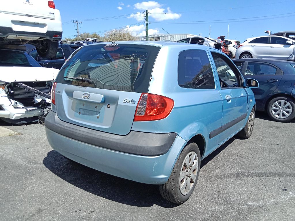 P5813 - Hyundai Getz 2009 Blue Wrecking - Image 9