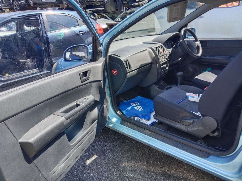 P5813 - Hyundai Getz 2009 Blue Wrecking - Image 13
