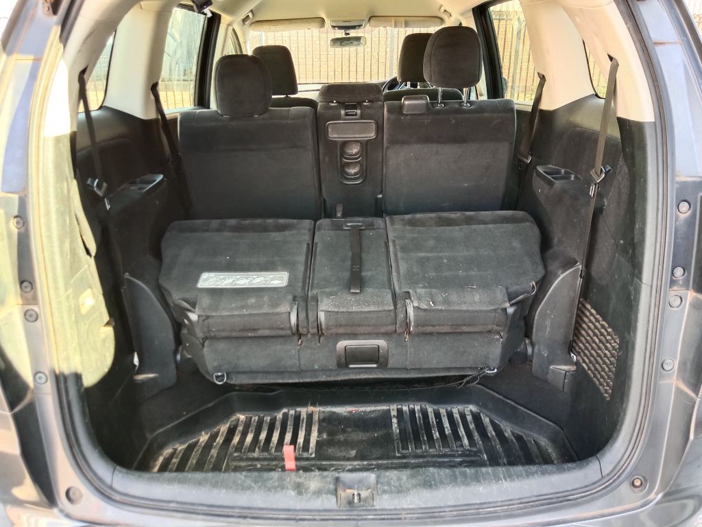 P5814 - Honda Odyssey 2014 Grey Wrecking - Image 8