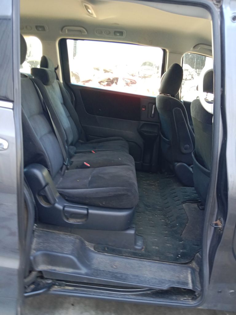 P5814 - Honda Odyssey 2014 Grey Wrecking - Image 10