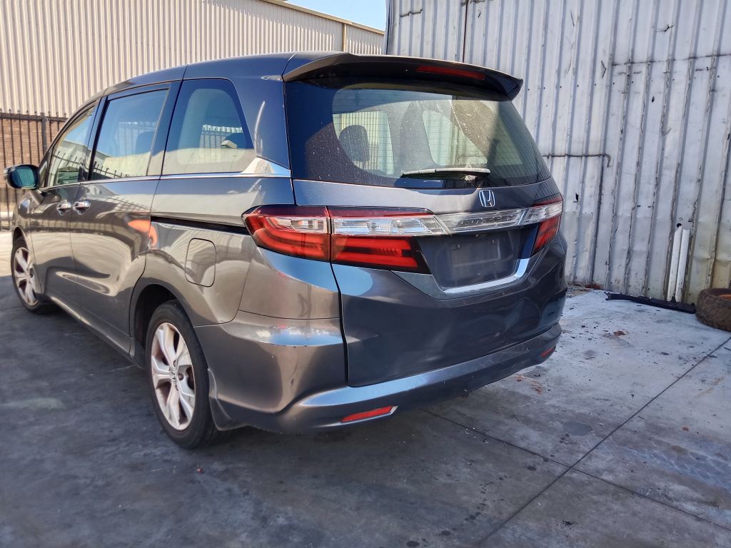 P5814 - Honda Odyssey 2014 Grey Wrecking - Image 12