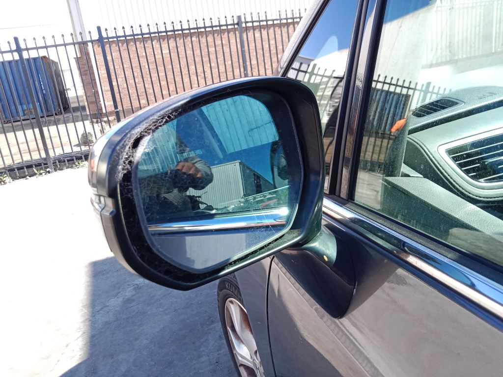 P5814 - Honda Odyssey 2014 Grey Wrecking - Image 15
