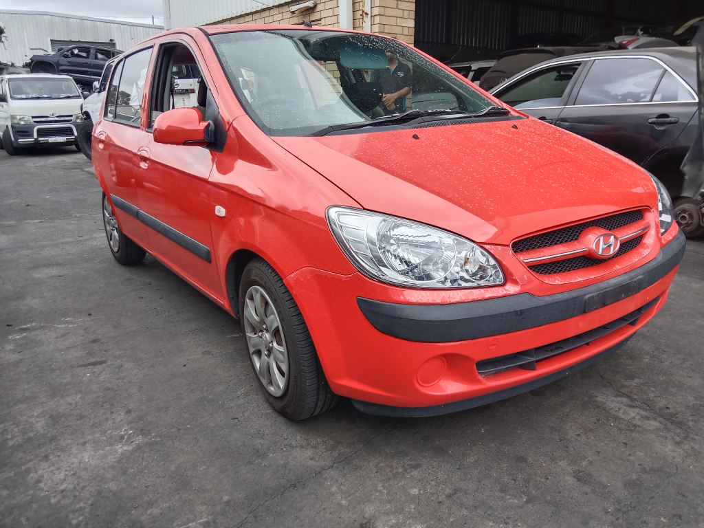 P5819 - Hyundai Getz 2009 Red Wrecking