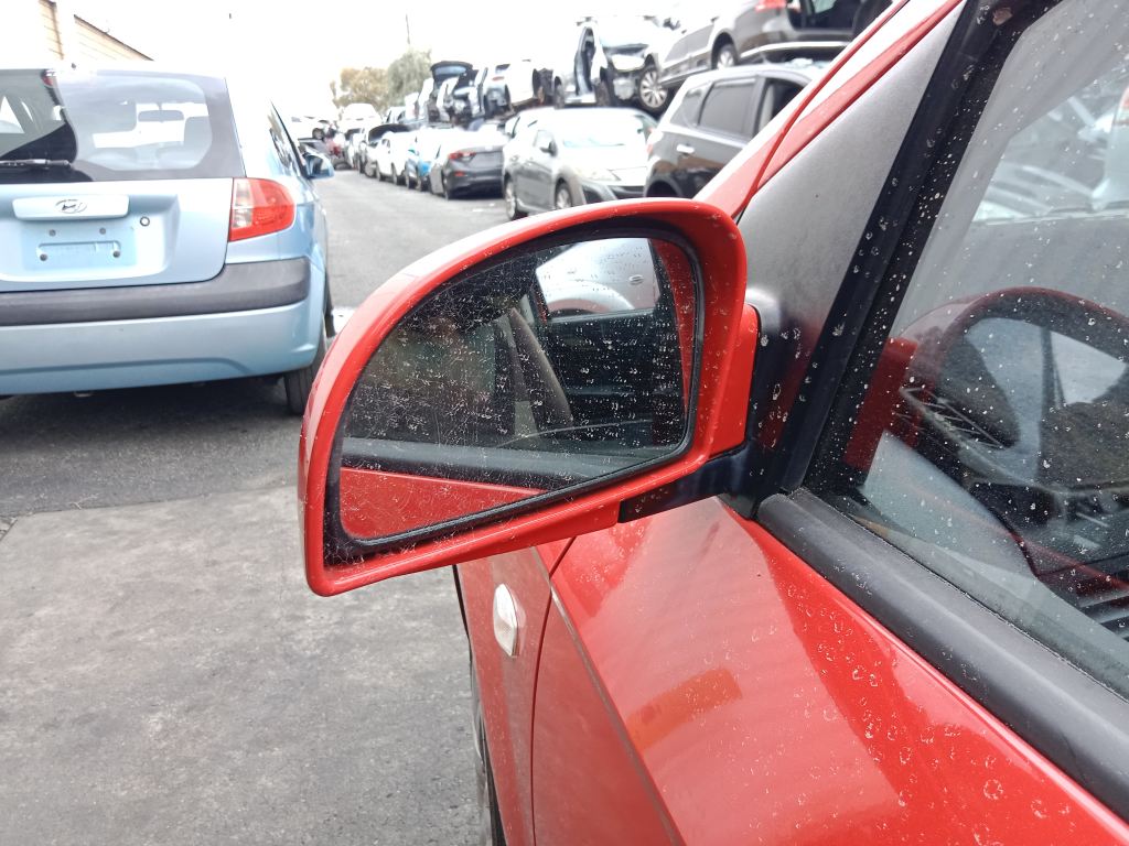 P5819 - Hyundai Getz 2009 Red Wrecking - Image 3