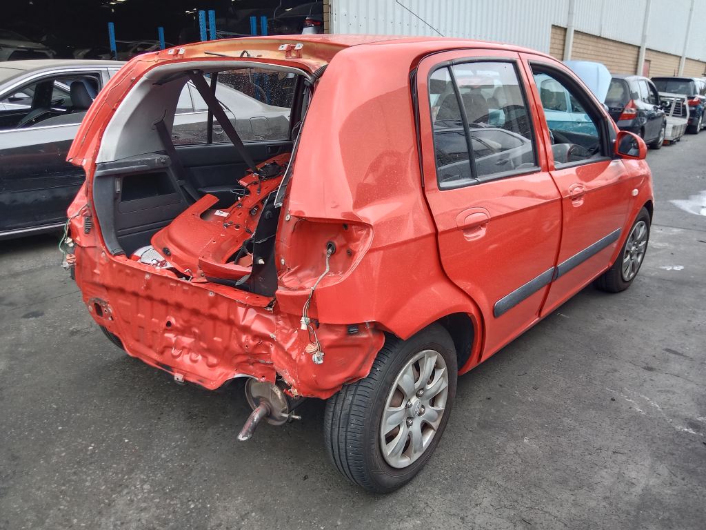 P5819 - Hyundai Getz 2009 Red Wrecking - Image 6