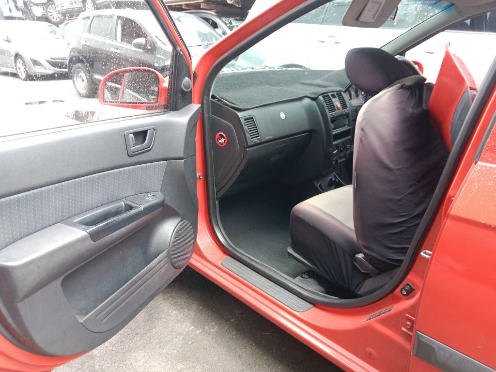 P5819 - Hyundai Getz 2009 Red Wrecking - Image 13