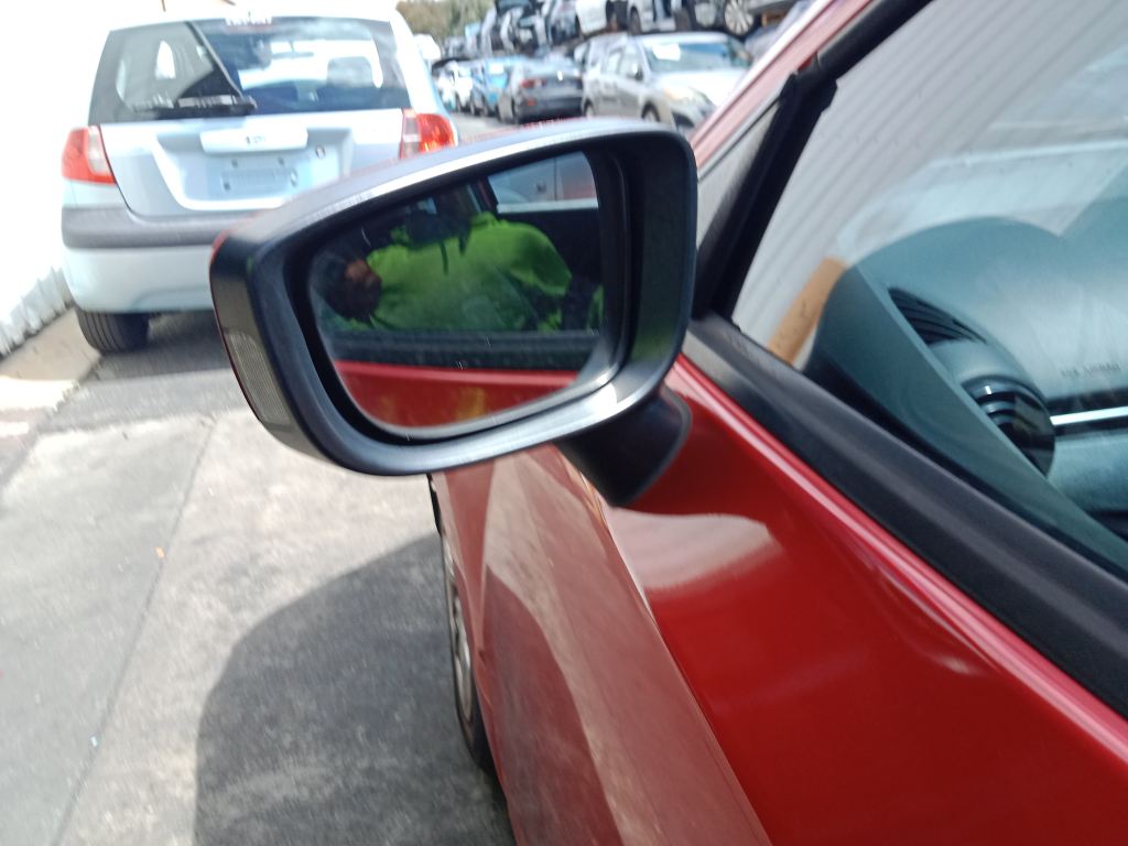 P5820 - Mazda 2 2015 Red Wrecking - Image 5