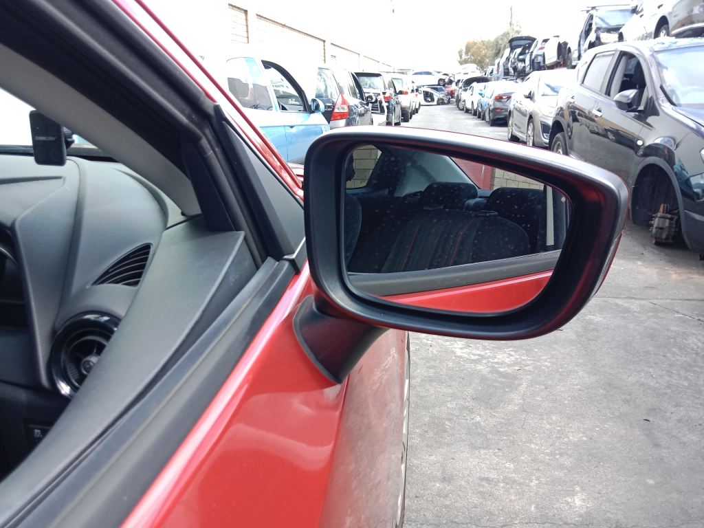 P5820 - Mazda 2 2015 Red Wrecking - Image 6