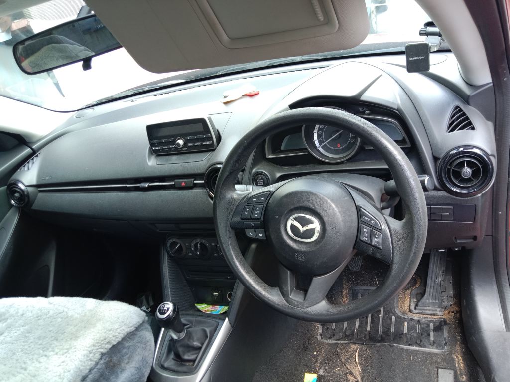 P5820 - Mazda 2 2015 Red Wrecking - Image 12