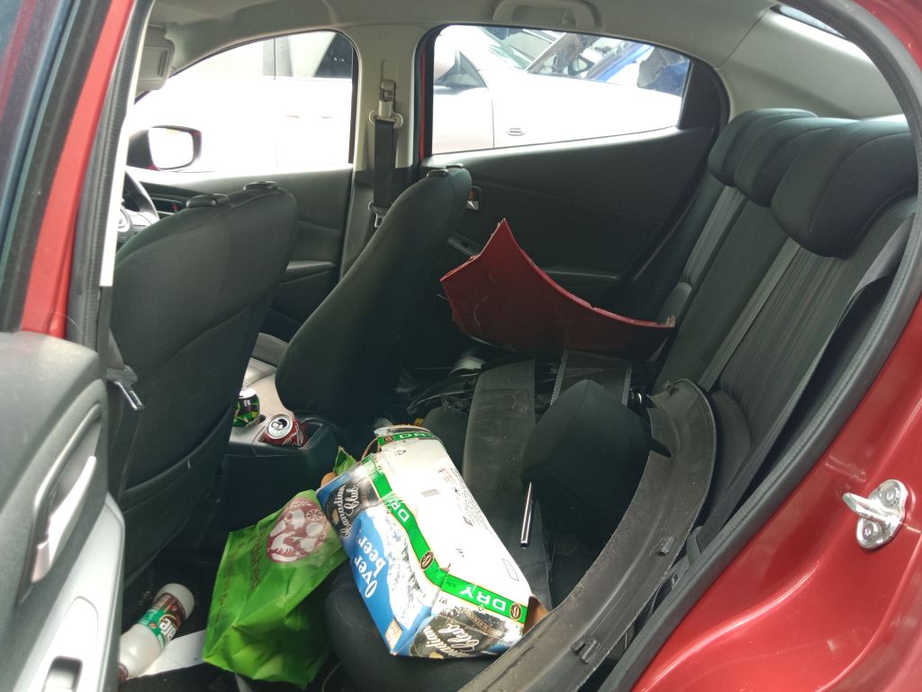 P5820 - Mazda 2 2015 Red Wrecking - Image 13