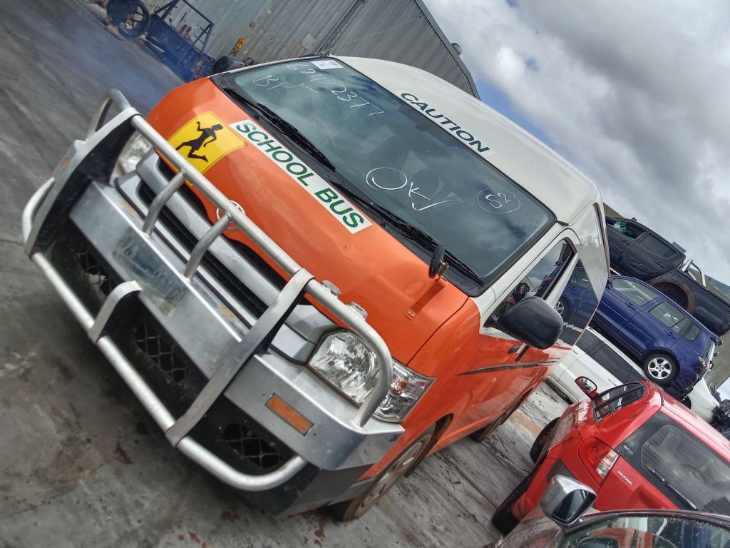 P5821 - Toyota hiace 2015 orange and white Wrecking