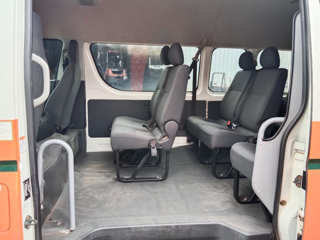 P5821 - Toyota hiace 2015 orange and white Wrecking - Image 11