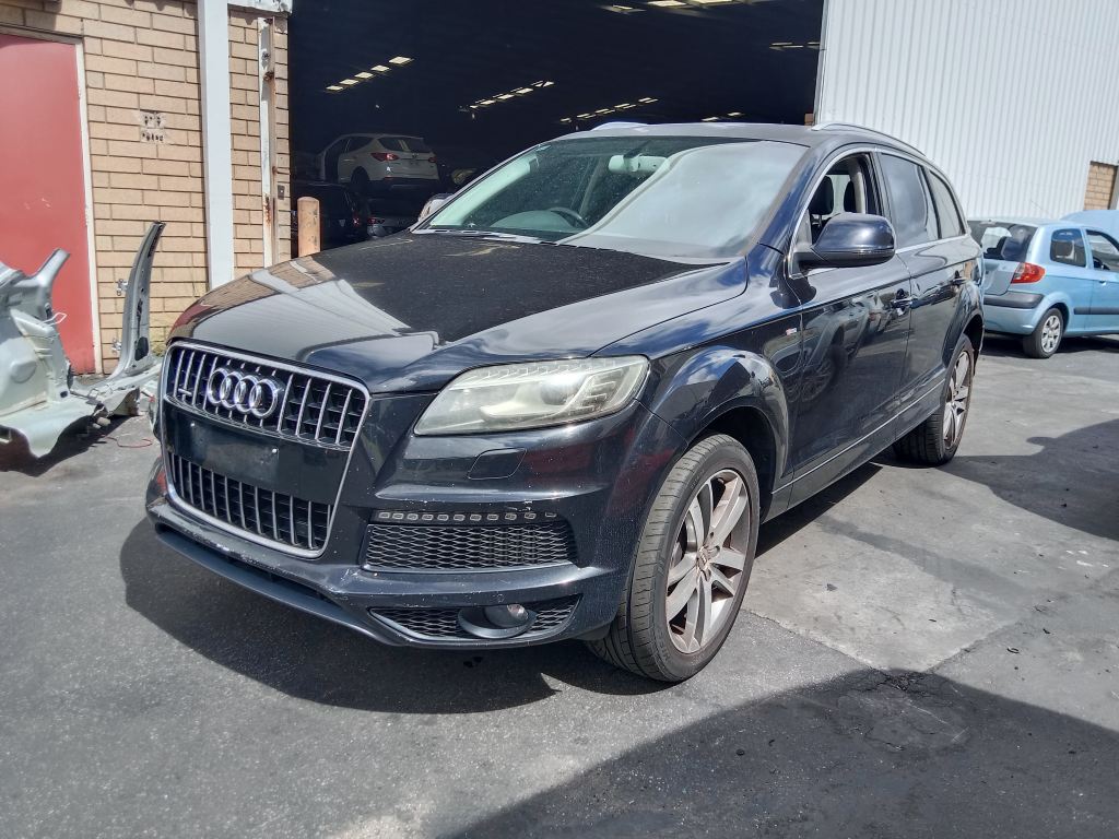P5824 - Audi Q7 2011 Black Wrecking - Image 2