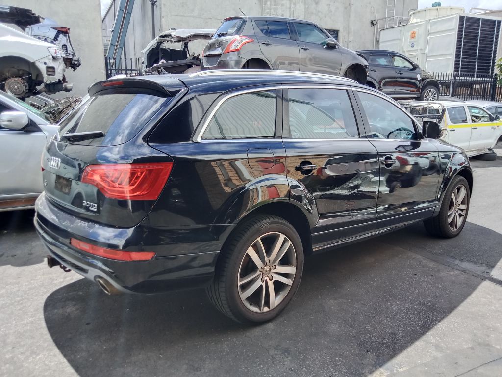 P5824 - Audi Q7 2011 Black Wrecking - Image 4