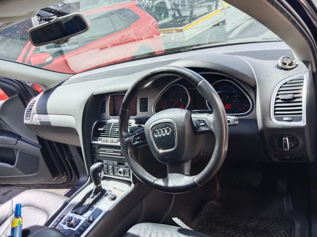 P5824 - Audi Q7 2011 Black Wrecking - Image 10