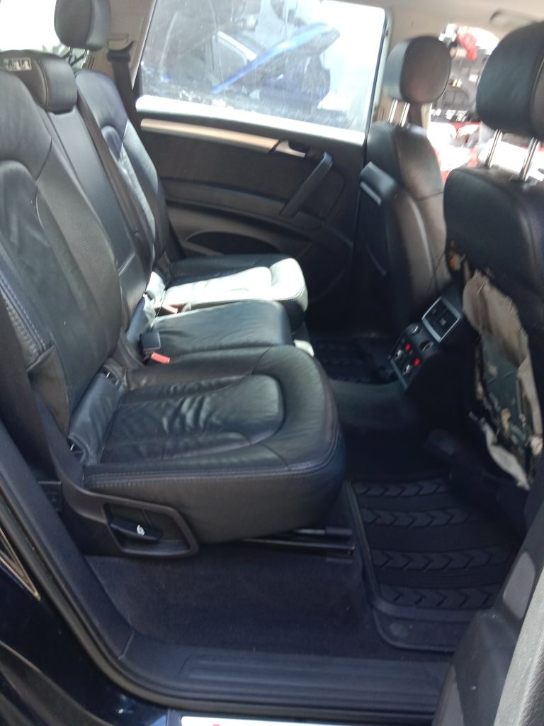 P5824 - Audi Q7 2011 Black Wrecking - Image 13