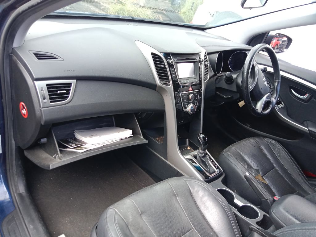 P5826 - Hyundai i30 2014 Blue Wrecking - Image 10