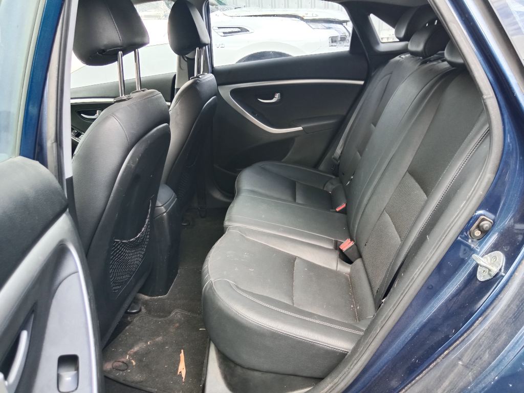 P5826 - Hyundai i30 2014 Blue Wrecking - Image 11
