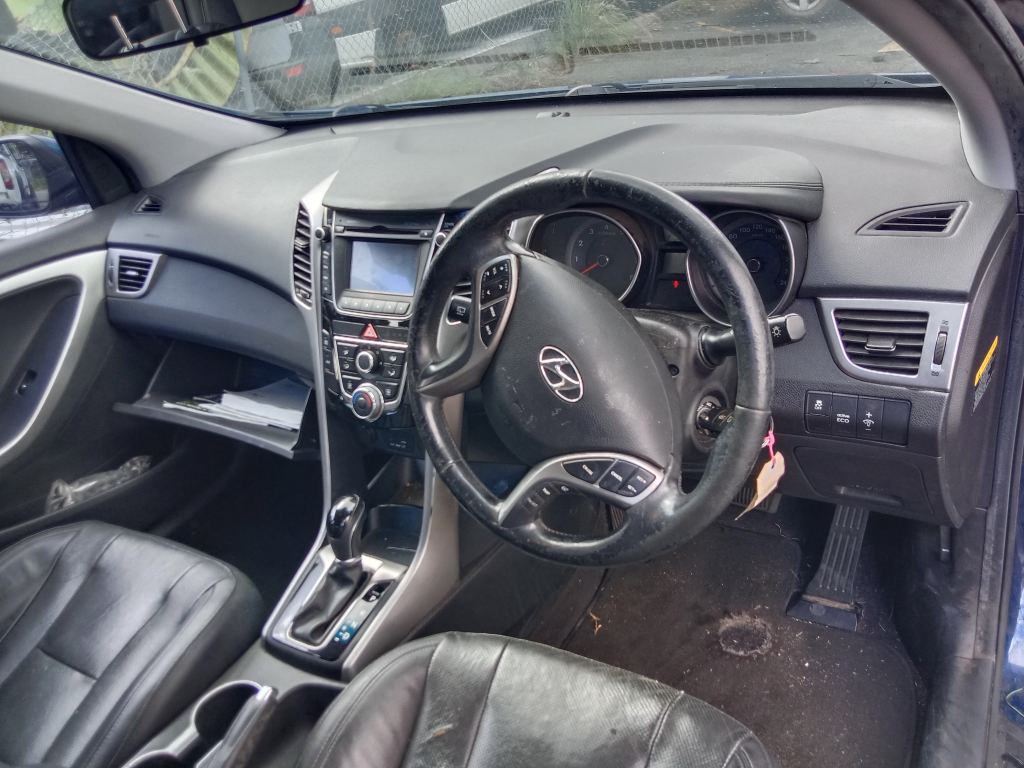 P5826 - Hyundai i30 2014 Blue Wrecking - Image 13