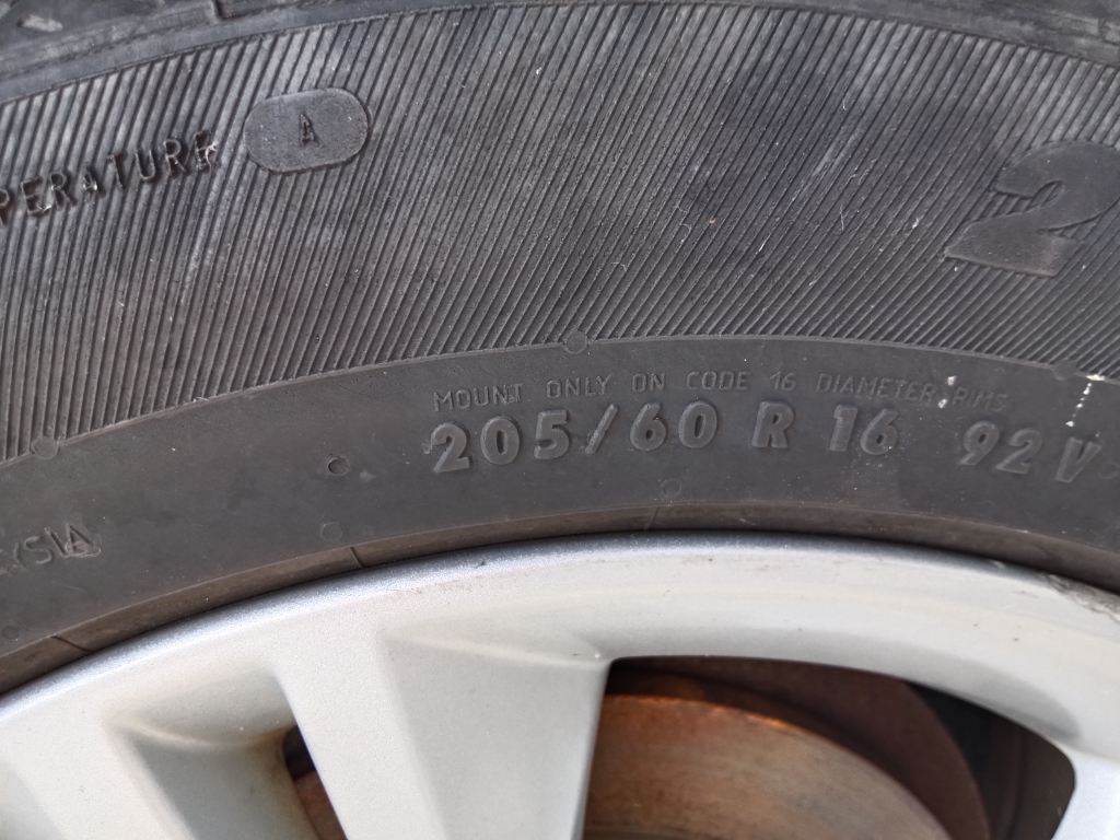 P5831 - Ford Focus 2014 White Wrecking - Image 10