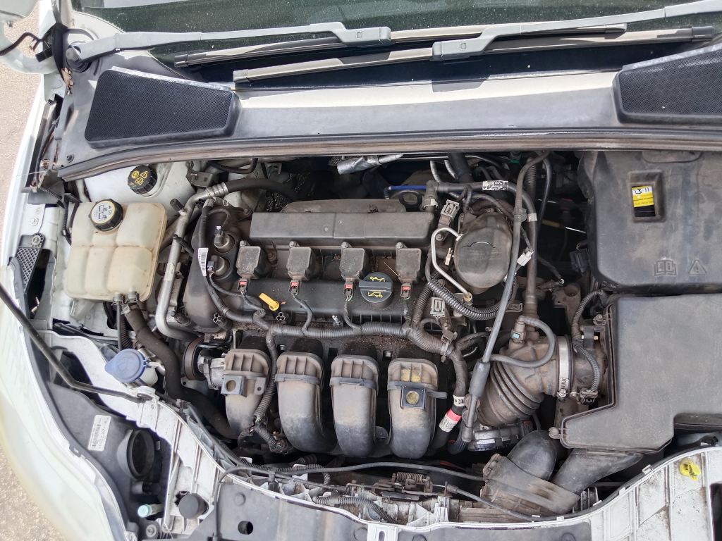 P5831 - Ford Focus 2014 White Wrecking - Image 15