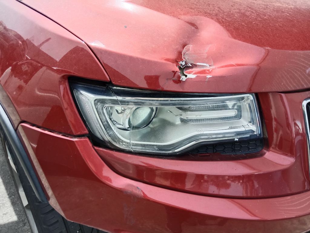 P5834 - Jeep Grand Cherokee 2014 Red Wrecking - Image 2