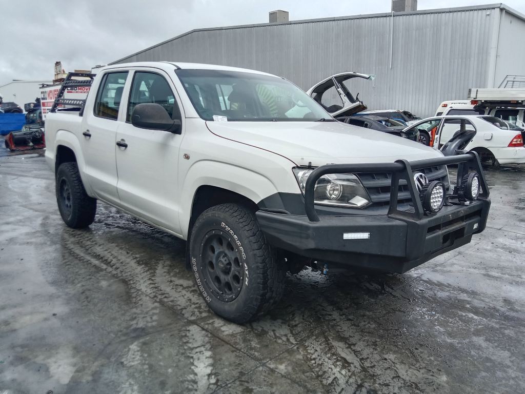 P5835 - Volkswagen Amarok 2014 White Wrecking