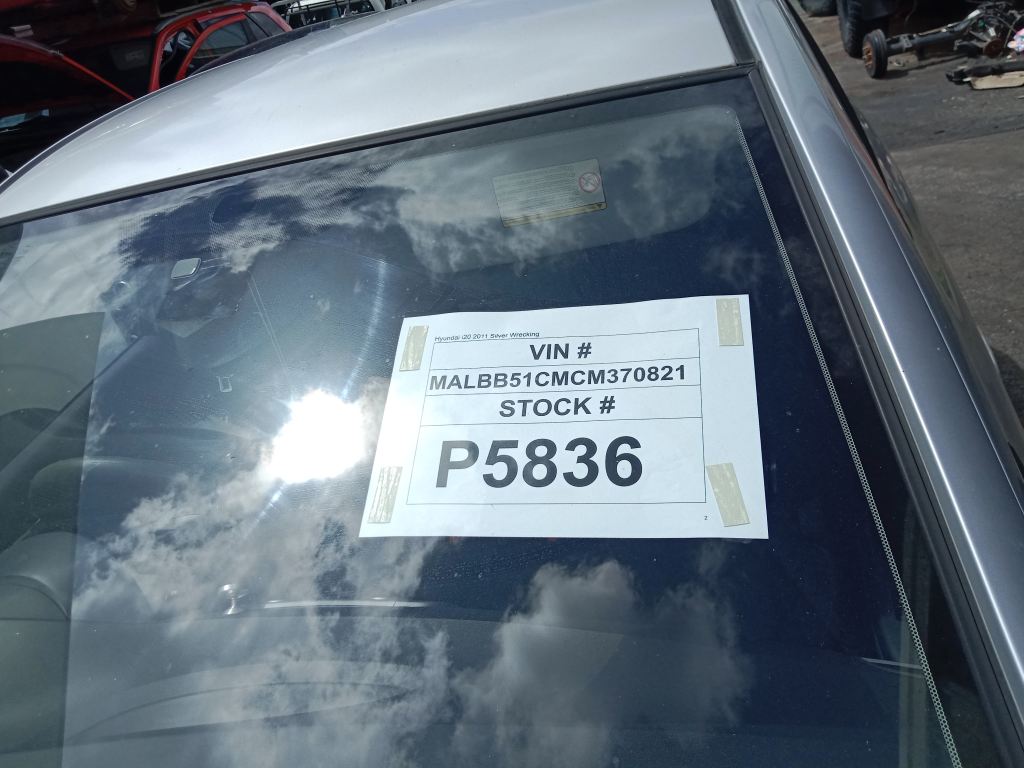 P5836 - Hyundai i20 2011 Silver Wrecking - Image 16